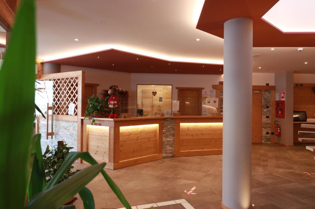 Alpen Garten Hotel Margherita Rumo Екстер'єр фото