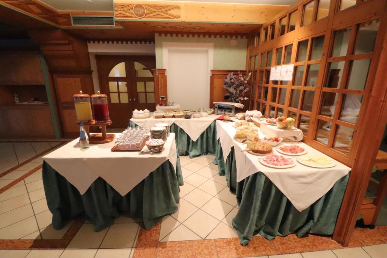 Alpen Garten Hotel Margherita Rumo Екстер'єр фото