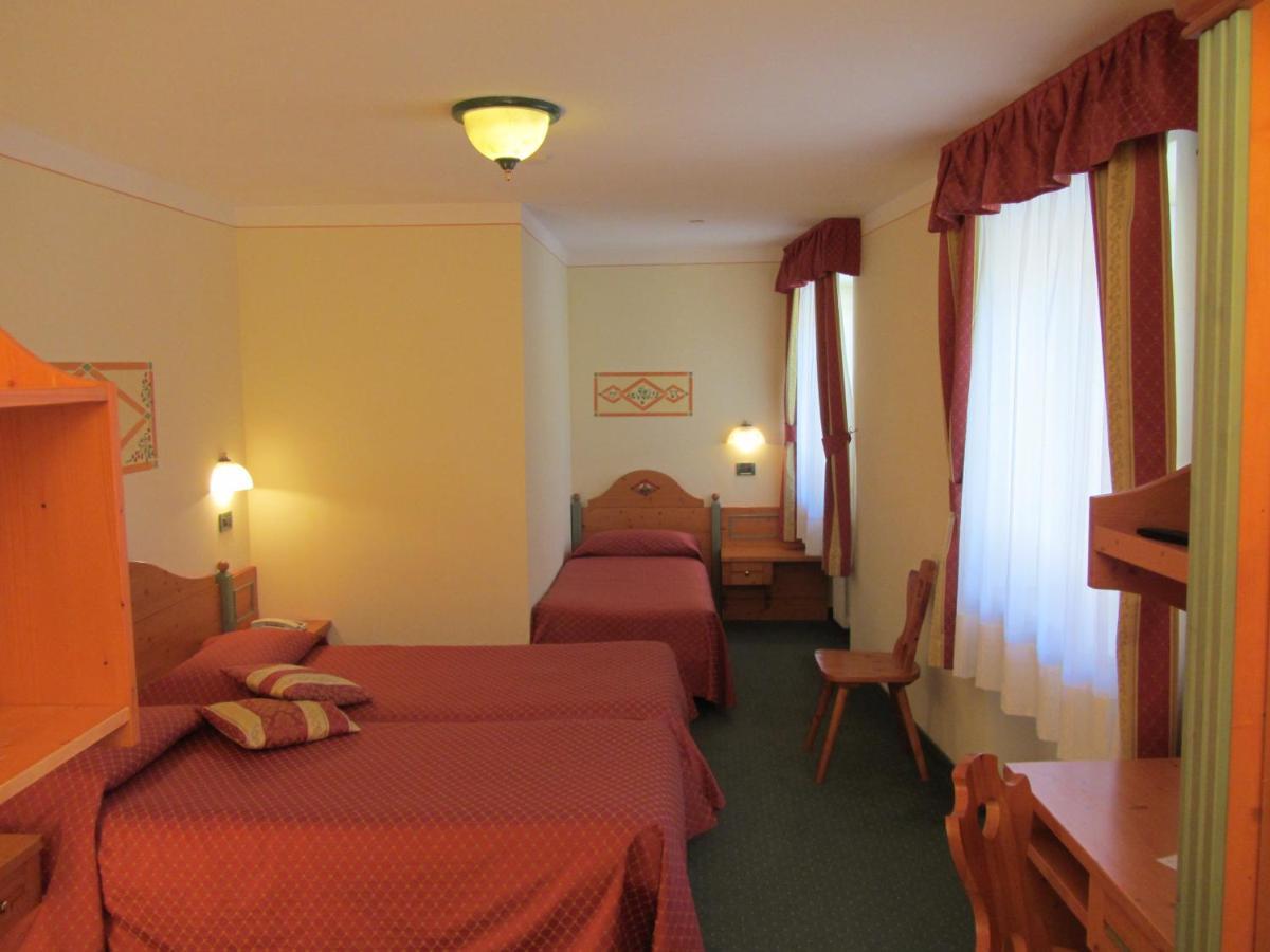 Alpen Garten Hotel Margherita Rumo Екстер'єр фото