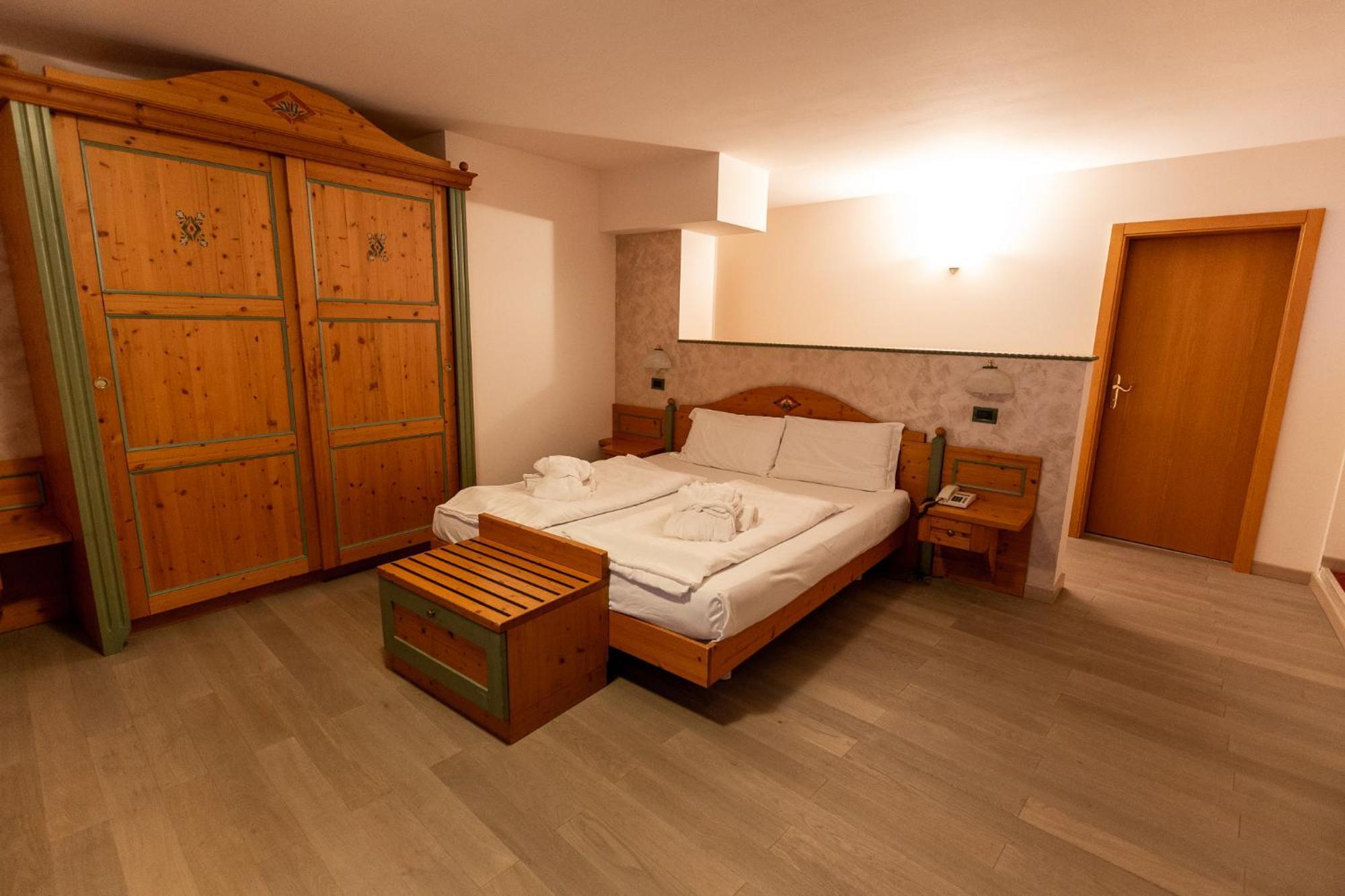 Alpen Garten Hotel Margherita Rumo Екстер'єр фото