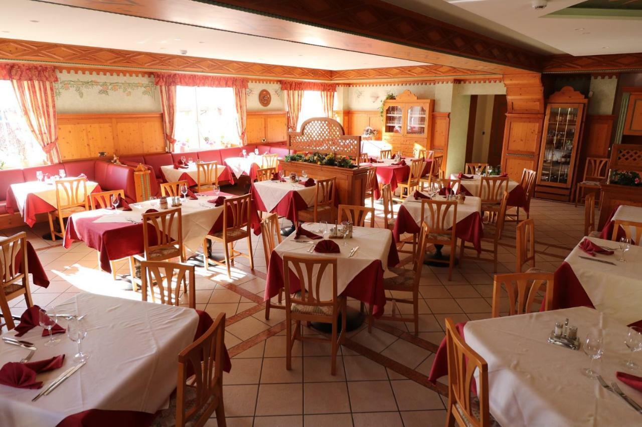 Alpen Garten Hotel Margherita Rumo Екстер'єр фото